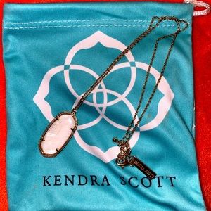 Kendra Scott necklace